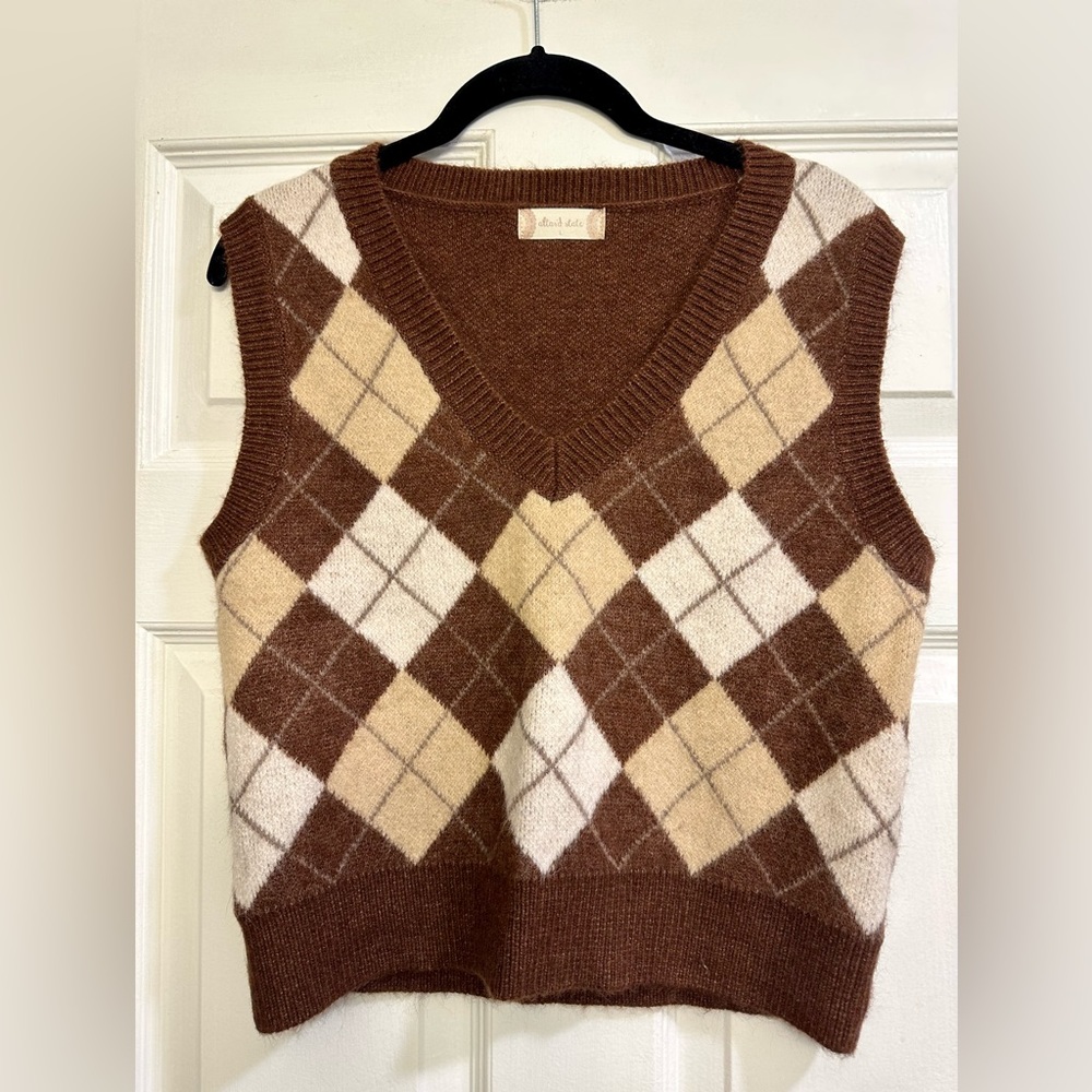Altar’d State Ladies Short Sleeveless Plaid Sweater Vest, Like New! Size Large